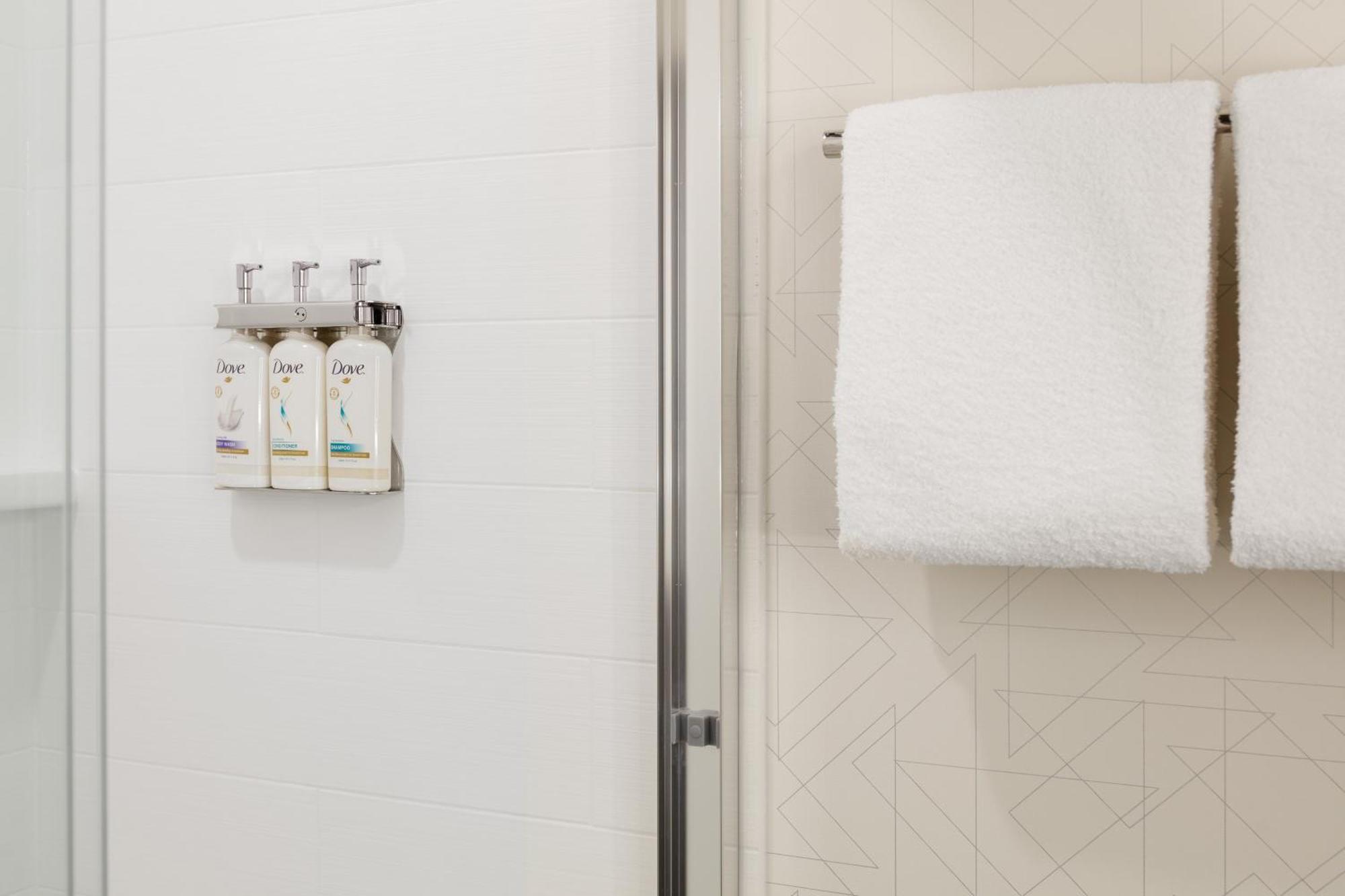 Holiday Inn Express Hotel & Suites Sanford By Ihg Extérieur photo