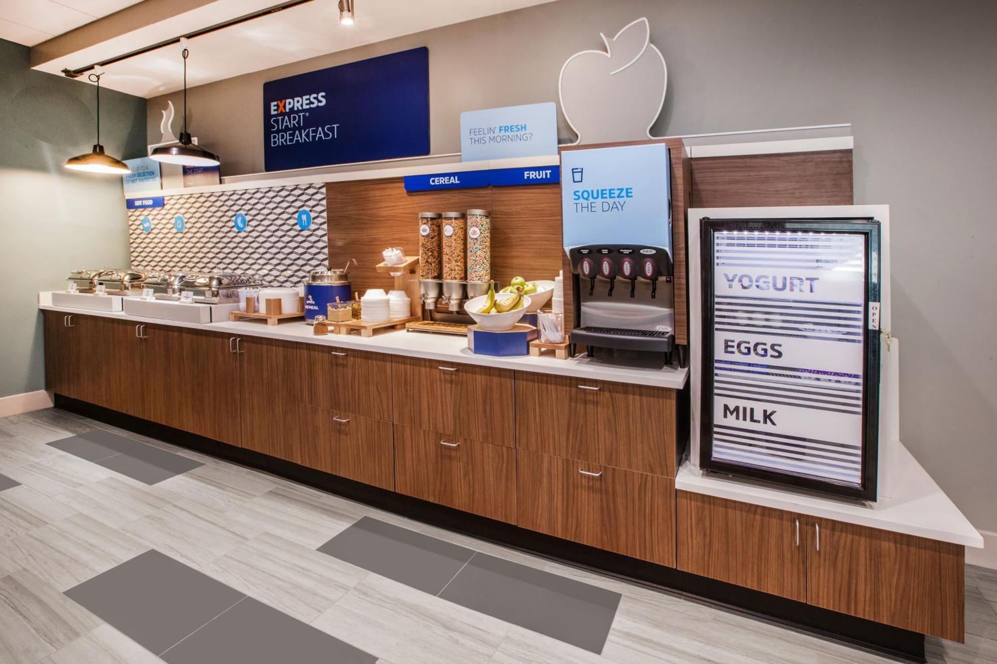 Holiday Inn Express Hotel & Suites Sanford By Ihg Extérieur photo
