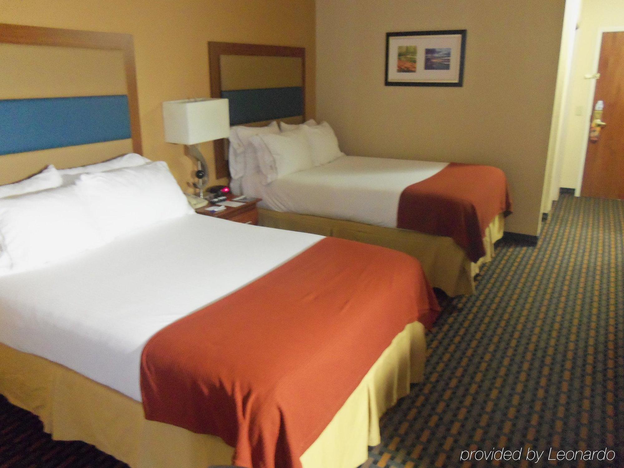 Holiday Inn Express Hotel & Suites Sanford By Ihg Extérieur photo