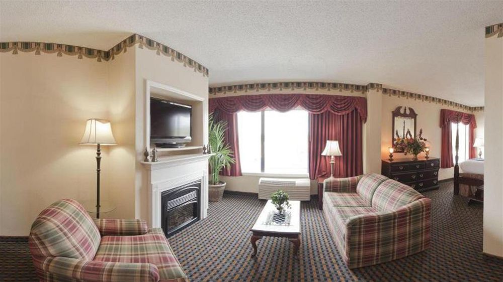 Holiday Inn Express Hotel & Suites Sanford By Ihg Extérieur photo