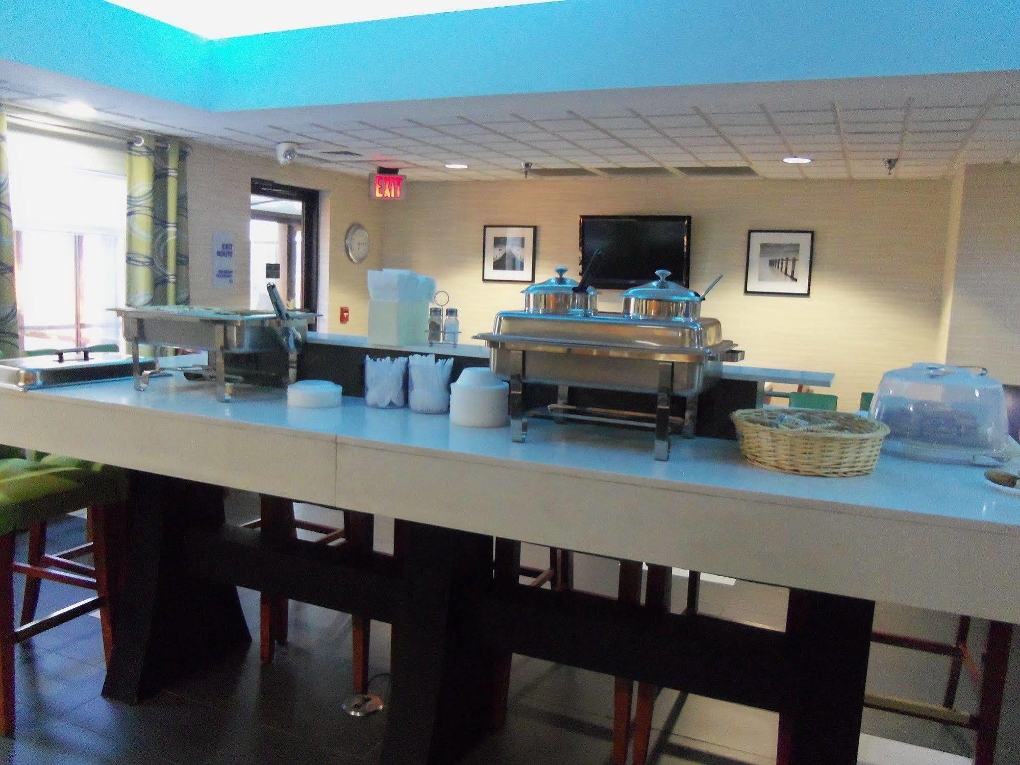 Holiday Inn Express Hotel & Suites Sanford By Ihg Extérieur photo