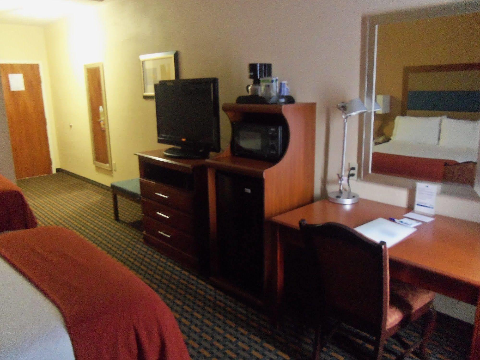Holiday Inn Express Hotel & Suites Sanford By Ihg Extérieur photo