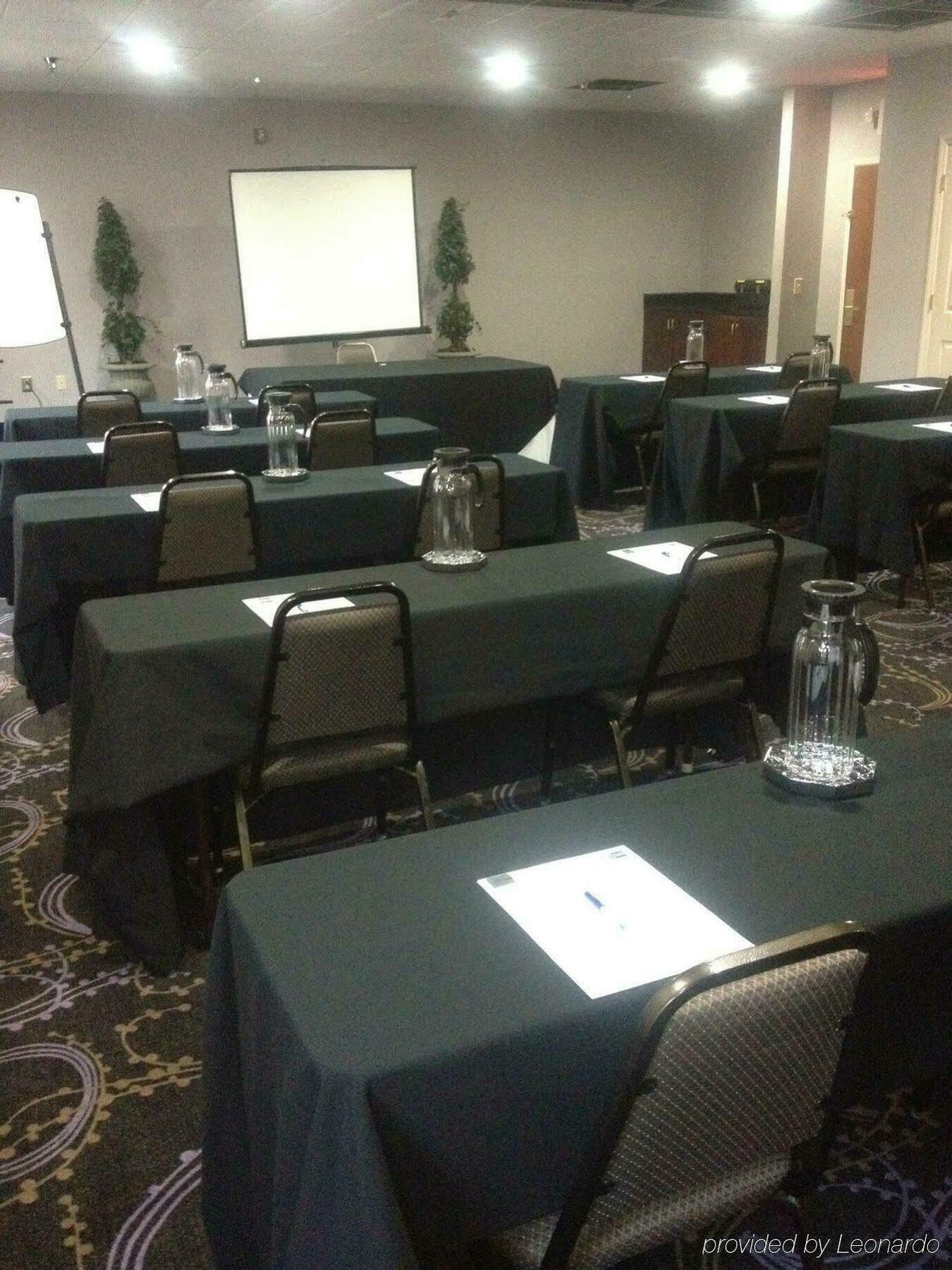 Holiday Inn Express Hotel & Suites Sanford By Ihg Extérieur photo
